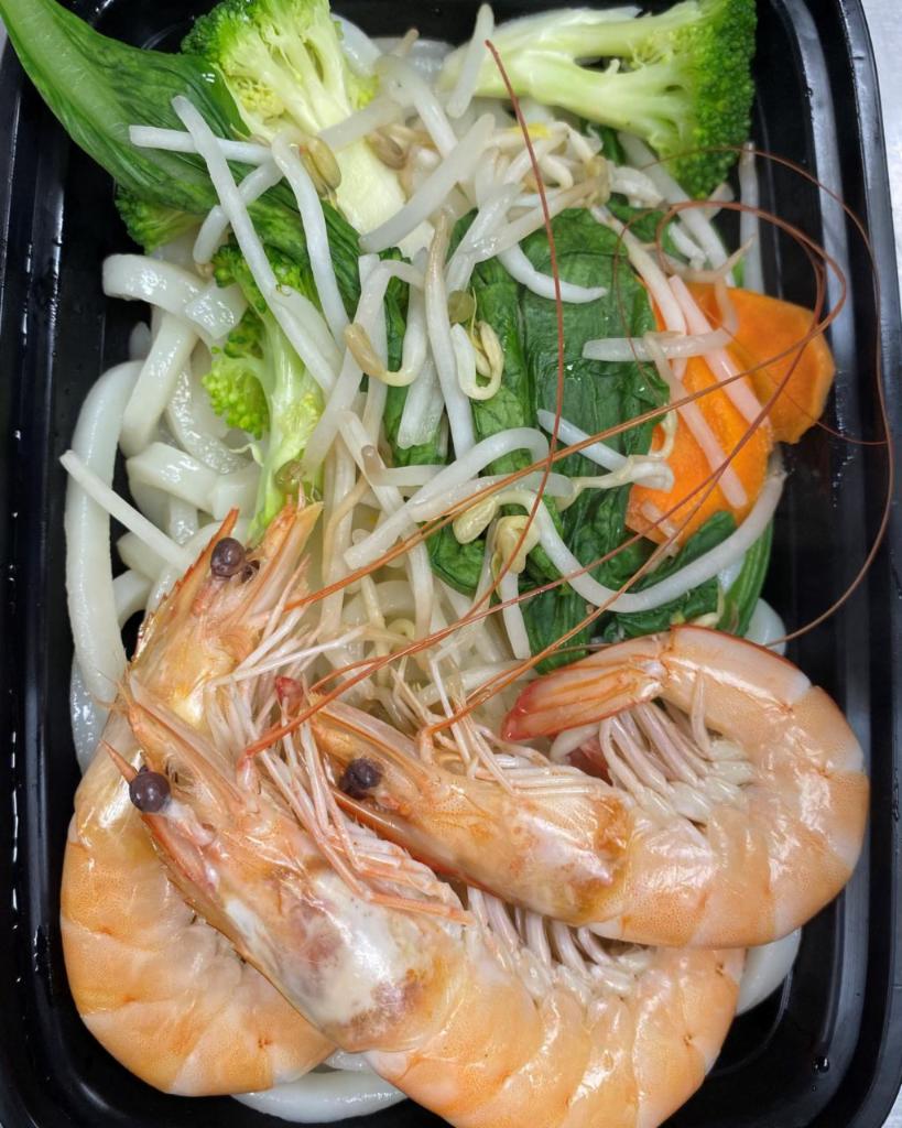 Big Miso Udon · Miso base, broccoli, Onion, carrots, bean sprouts, baby bok choy , Udon, (Choose Beef/Shrimp)