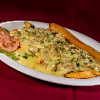 Pechuga de Pollo en Crema de Champinones Platter · Grilled chicken breast covered with a creamy mushrooms sauce served with rice, salad, fried ...