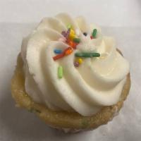 Funfetti Cupcake · Gluten Free & Vegan. Vanilla base with confetti sprinkles baked in. Topped with a fresh vani...