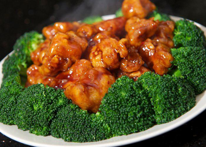 H3. General Tso's Chicken · Stir-fried boneless chicken sauteed with broccoli, red peppers, and green peppers in a special spicy sauce. Spicy.