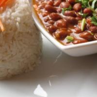Arroz y Habichuelas · Rice and beans.