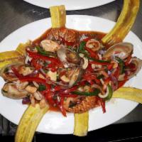 174. Cazuela de Mariscos · Seafood casserole. especificar ,grild,red sausage garly. natural