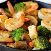 camarones con brocoli- shrimp mix brocoli · 