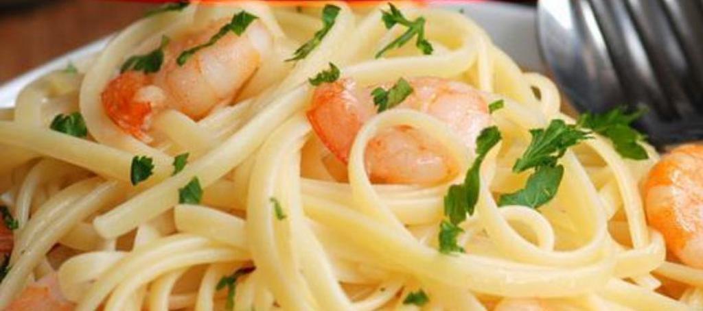 113. Spaghetti con Camarones en Salsa de Ajo · Spaghetti shrimp in red sauce.