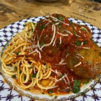 SPAGHETTI MEATBALLS · Ground beef, garlic, parsley, parmesan cheese, egg, bread crumbs, pasta spaghetti, and tomat...