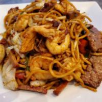Combination Chow Mein  · Egg noodles stir-fry with chicken, beef, BBQ pork, shrimp, cabbage, red onions, green onion,...