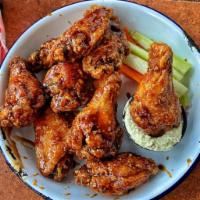 8 PC TRADITIONAL WINGS · Organic free range chicken
with bleu cheese, carrots & celery
