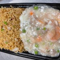 C7. Shrimp with Lobster Sauce Combination Platter · Served with pork fried rice and an egg roll.