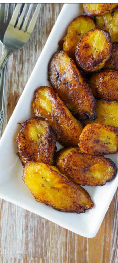 Maduros · Fried sweet plantain.