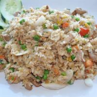 Thai Fried Rice Dinner · Green peas, carrots, egg, tomatoes, garlic, onions and green onions. Served with choice of s...