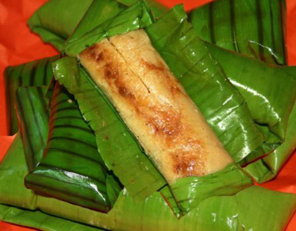 Tamales de Pollo (Chicken Honduran Tamales) · Homemade tamales made with corn Masa  filled with chicken
Tamales de pollo Hondureño.