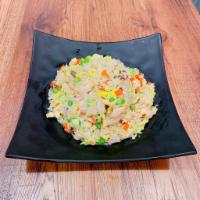 952. Yang Chow Fried Rice Dinner · Served with chicken, shrimp and roast pork.