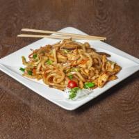 Chicken Yaki Udon · Stir-fried noodles with chicken and veggies.