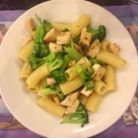 Pasta with Broccoli in Garlic and Oil · 