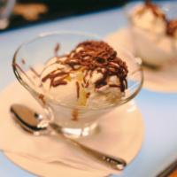 Haagen-Dazs Dulce de Leche Ice Cream · 1 pint.