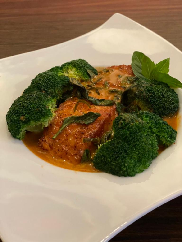 Paula's Thai Kitchen · Asian · Dinner · Seafood · Thai