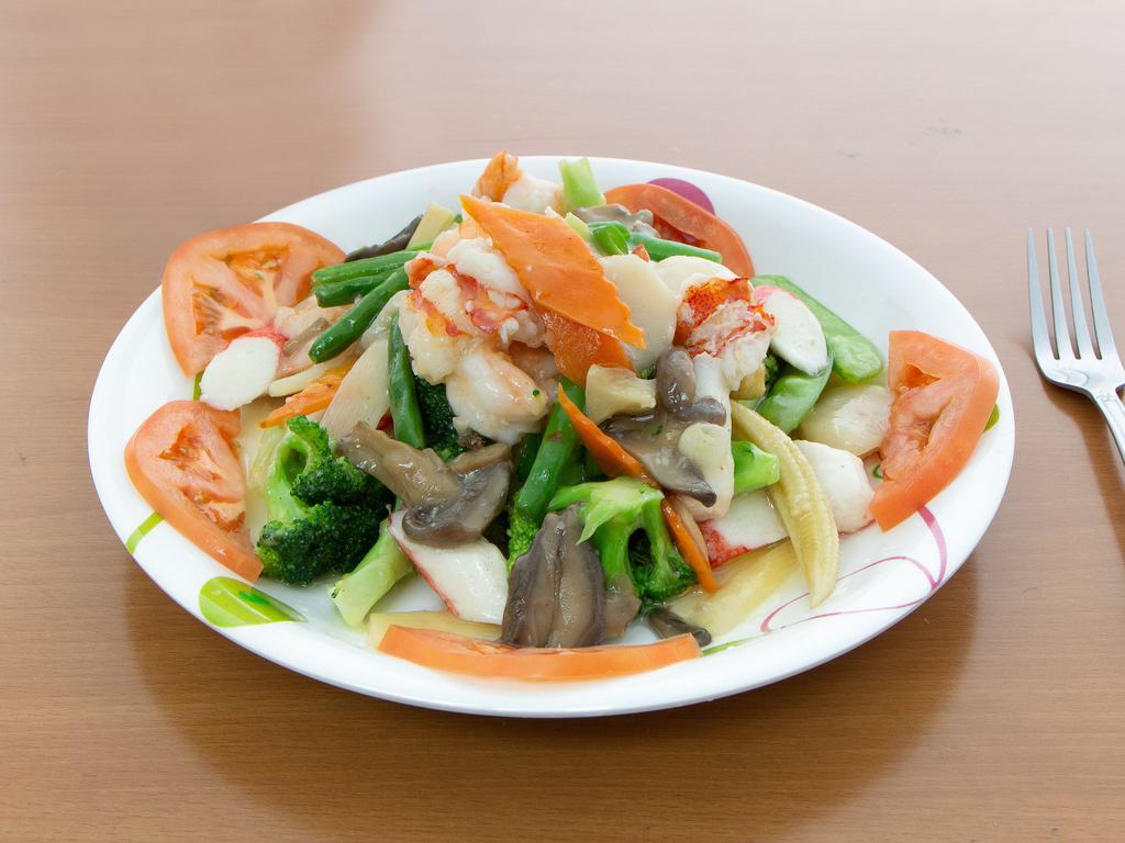 1. Seafood Delight · Jumbo shrimp, scallops, lobster, crab meat, straw mushroom, baby corn, snow peas, bamboo shoot, broccoli and Chinese veg.