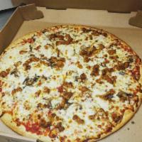 Deluxe Pizza · Pepperoni, fresh mushrooms, crisp green peppers, red onions, black olives, Italian sausage a...