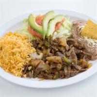 Bistec a la Mexicana Platillo · Servidos con arroz, frijoles y ensalada. Served with rice, beans and salad.