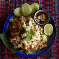 #T19 Kao-Pad · Thai fried rice, egg, white onion, green onion with your choice of meat