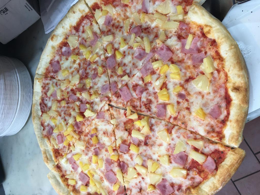 Hawaiian Pizza · Ham and pineapple.
Choose the size please 