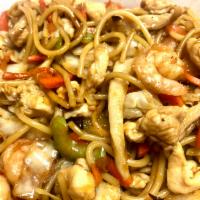 Combo Noodles · W/Chicken, Shrimp& Vegetables