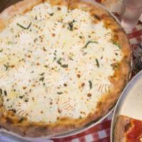 Bianco Pizza Pie · White pie. mozzarella, ricotta, garlic, basil, Parmesan.