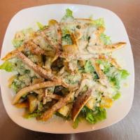 Caesar Salad con Pollo · Green salad with Caesar dressing and cheese. 