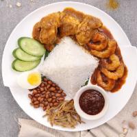 (R3) Nasi Lemak with Curry Chicken and Sambal Prawns (椰浆饭配咖喱鸡+叁巴虾) · A renowned Malaysian classic, this dish consists of infused steamed coconut rice served with...