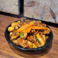 BEEF W, MUSHROOM · Mix beef w. Mushrooms, wok done with savory chef sauce