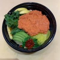 Spicy Tuna donbury · spicy tuna ,seaweed salad ,oshinko,avocado.over sushi rice,miso soup come with it
