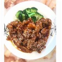 CF7. Sesame Chicken · Crispy chicken and broccoli with sesame sweet sauce.Large Size