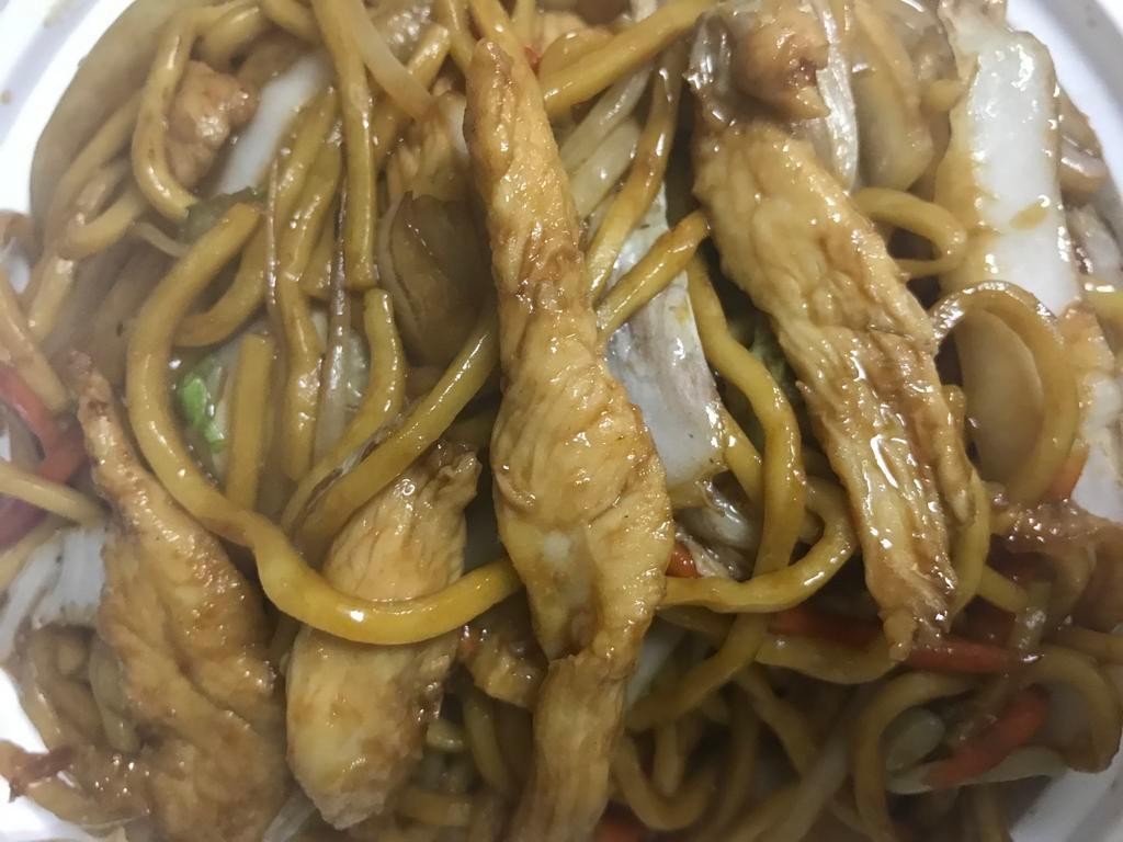 C4. Chicken Lo Mein Combo Plate · Served with roast pork fried rice and egg roll.