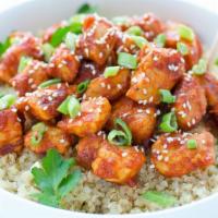 Spicy Chicken Quinoa Bowl · Organic quinoa, spicy chicken, spinach, and with sauteed broccoli.