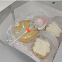 Vanilla~licious · The Vanilla Dessert Box includes 5 Vanilla flavored Items. May contain a mix of Cupcakes, Sa...
