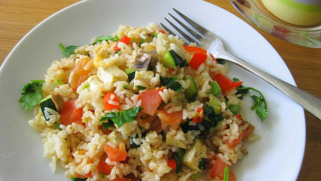 S2. Com Chien Chay · Vegetarian fried rice with tofu.