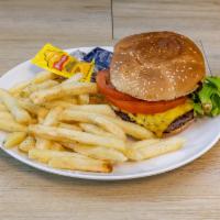 Cheeseburger Lunch · Come with mayo, lettuce, tomato and fries.