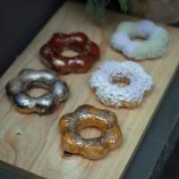 6 donuts · Baker's choice of 6 donuts