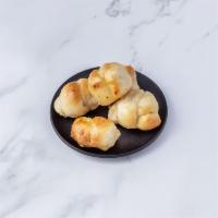 4 Garlic Knots  · 