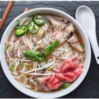 C1 Combo for C1套餐（火车头+芝士条+泰式奶茶） · House pho noodle soup ,mozzarella sticks, Thai tea.