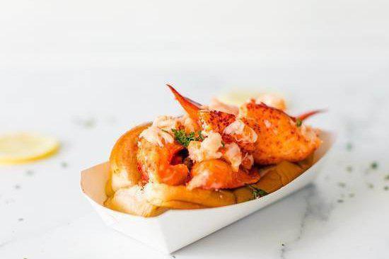 Connecticut · Lobster, Hot Butter, Lemon, Chives and Roll