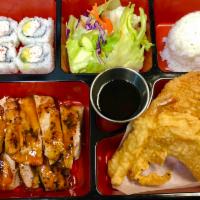 LUNCH BENTO: CHICKEN TERIYAKI · Chicken teriyaki, 1 scoop rice, 4pc California Rolls, and assorted tempura