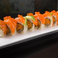Flatiron Roll · Spicy crunchy salmon, topped with salmon, avocado, and ikura.