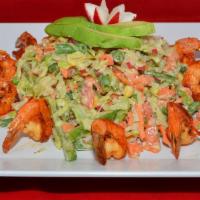 Ensalada Mixta Con Camarones Y Pollo Asada · Mixed salad with grilled chicken and shrimp.