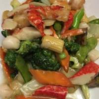 S5. Seafood Deluxe · Lobster, jumbo shrimp, scallop and crabmeat and Chinese vegetable in chef's special sauce. C...
