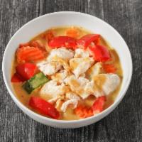 Chicken yellow curry 24oz · Mild Yellow curry, with chicken,  potatoes,  carrot, zukini ,bell pepper and comes with rice 