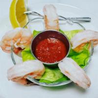 Cocktail di Gamberoni · Jumbo shrimp with cocktail sauce.