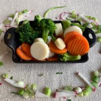 California blend Salad · Mixed vegetables carrots, cauliflower, broccoli and hearts of palm.
