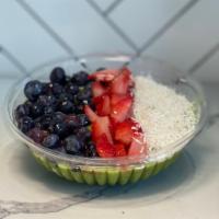 DOMINICAN POWER AÇAÍ BOWL  · Spinach, strawberry, banana, blended with plant-based protein, topped with blueberries, stra...