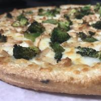 Chicken Broccoli Alfredo Pizza · No red sauce.